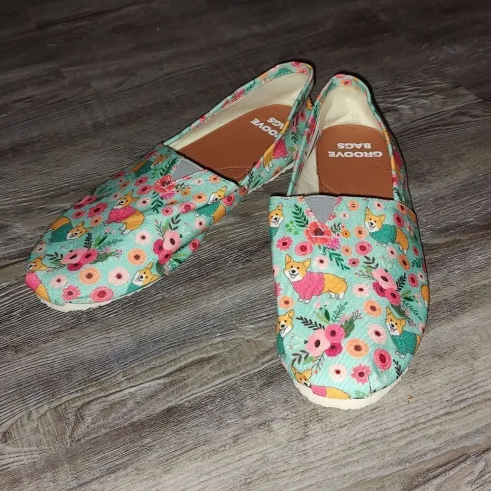 Groove Bags Corgi Flower Casual Shoes flats slip ons  Sz 9.5W  Sz 9.5 Wide